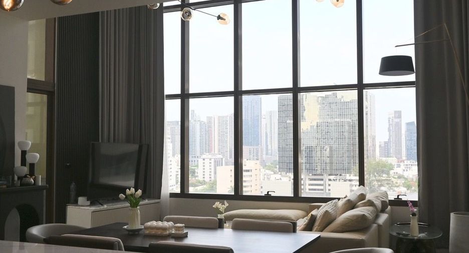 For rent 2 bedrooms condo in Khlong Toei, Bangkok