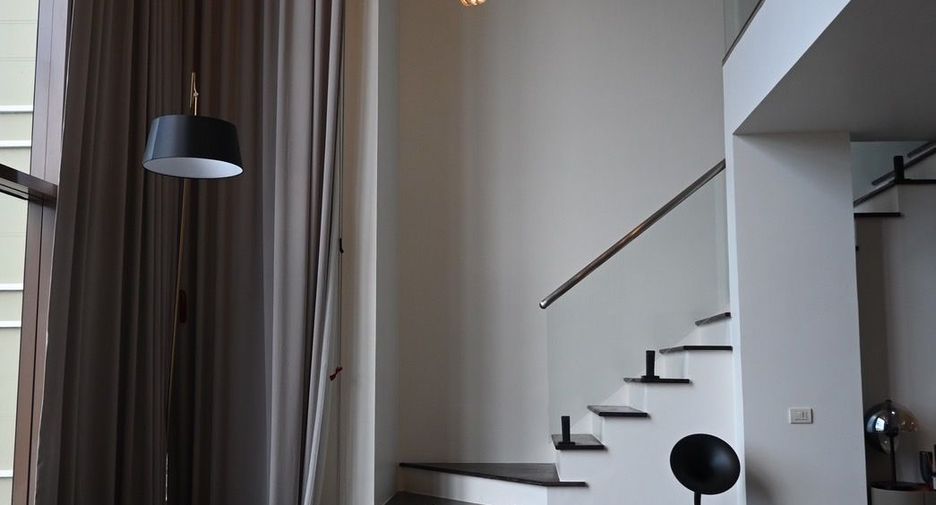 For rent 2 bedrooms condo in Khlong Toei, Bangkok