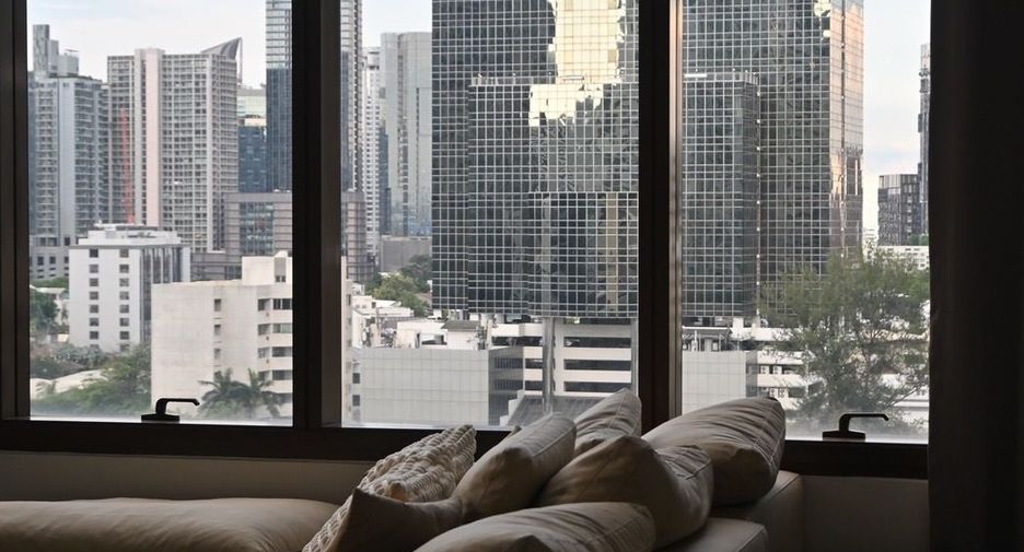 For rent 2 bedrooms condo in Khlong Toei, Bangkok
