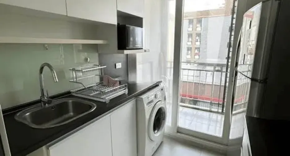 Wohnung zur Miete mit 1 Zimmer in Khlong San, Bangkok