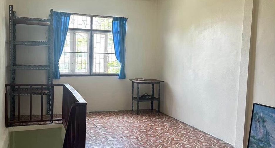 For rent 2 bedrooms townhouse in Yan Nawa, Bangkok