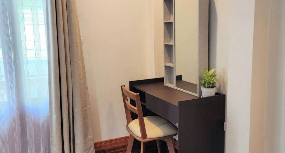 Haus zur Miete mit 3 Zimmer in Thon Buri, Bangkok