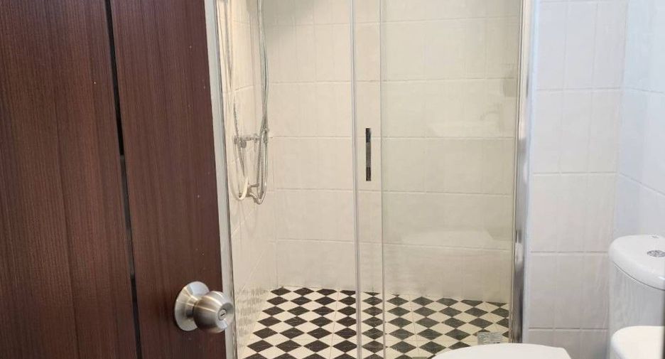 Haus zur Miete mit 3 Zimmer in Thon Buri, Bangkok