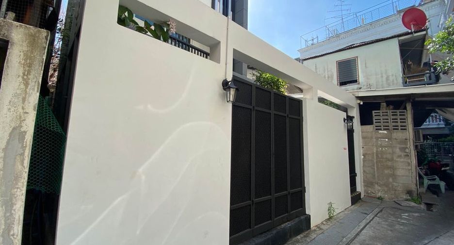 For rent 11 bedrooms retail Space in Samphanthawong, Bangkok