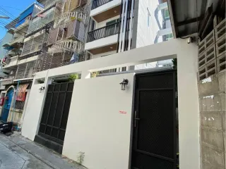 For rent 11 bedrooms retail Space in Samphanthawong, Bangkok