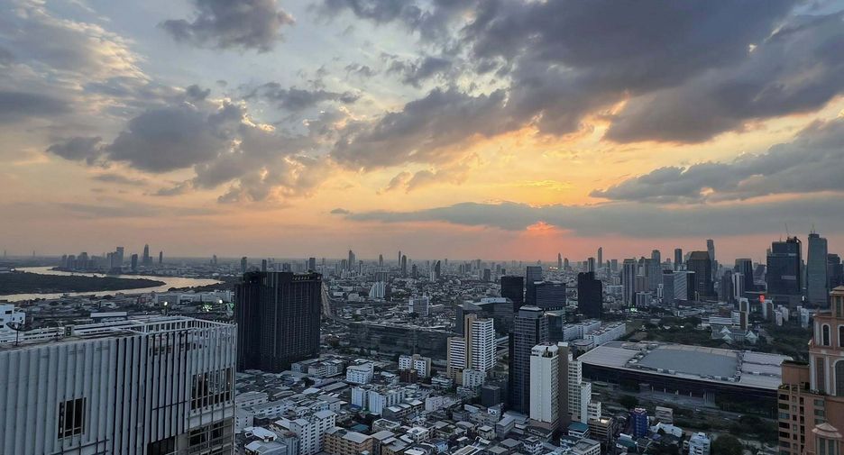 For rent 2 bedrooms condo in Khlong Toei, Bangkok