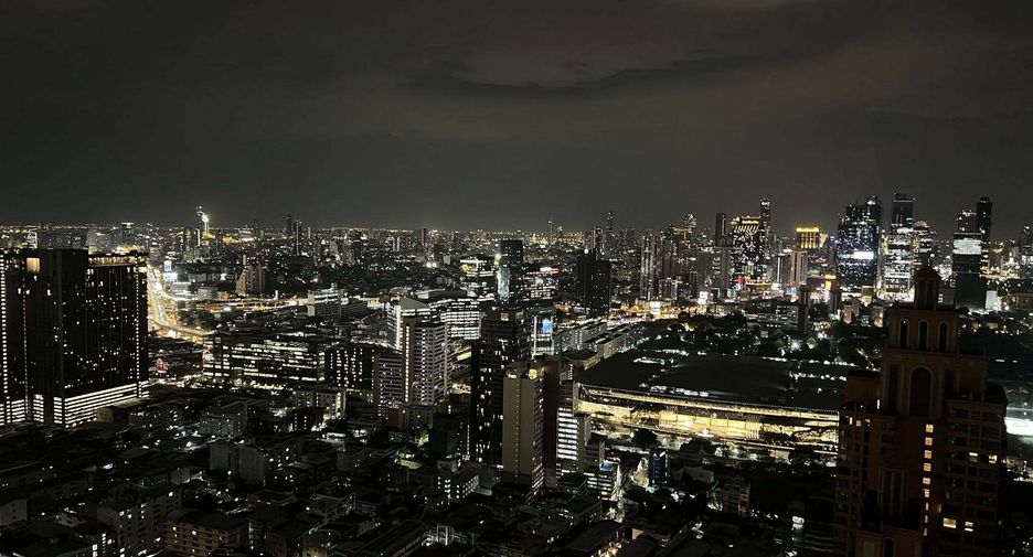 For rent 2 bedrooms condo in Khlong Toei, Bangkok