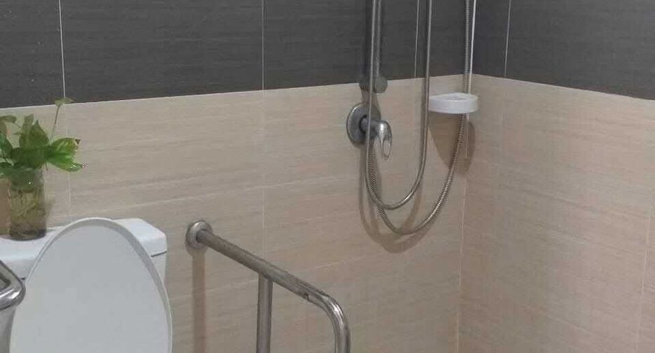 For rent 3 bedrooms house in Lat Krabang, Bangkok