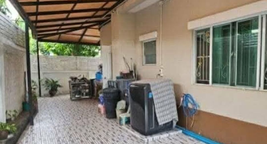 For rent 3 bedrooms house in Lat Krabang, Bangkok