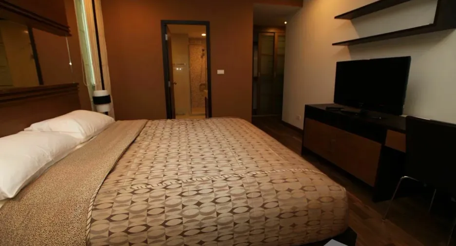For rent 2 bedrooms condo in Pathum Wan, Bangkok