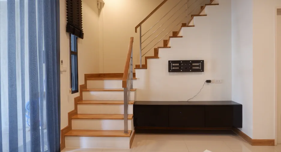Casa adosada en alquiler de 4 habitaciones en Phra Pradaeng, Samut Prakan