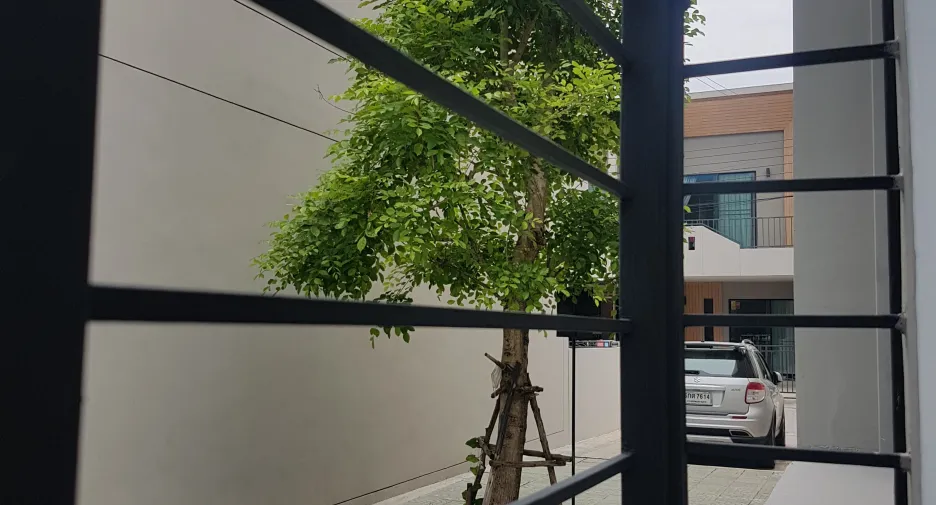 Casa adosada en alquiler de 4 habitaciones en Phra Pradaeng, Samut Prakan