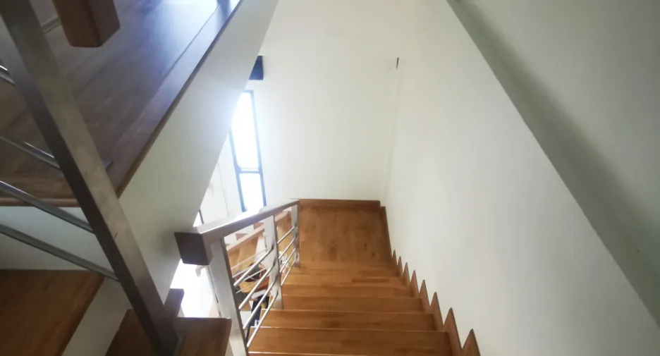 Casa adosada en alquiler de 4 habitaciones en Phra Pradaeng, Samut Prakan