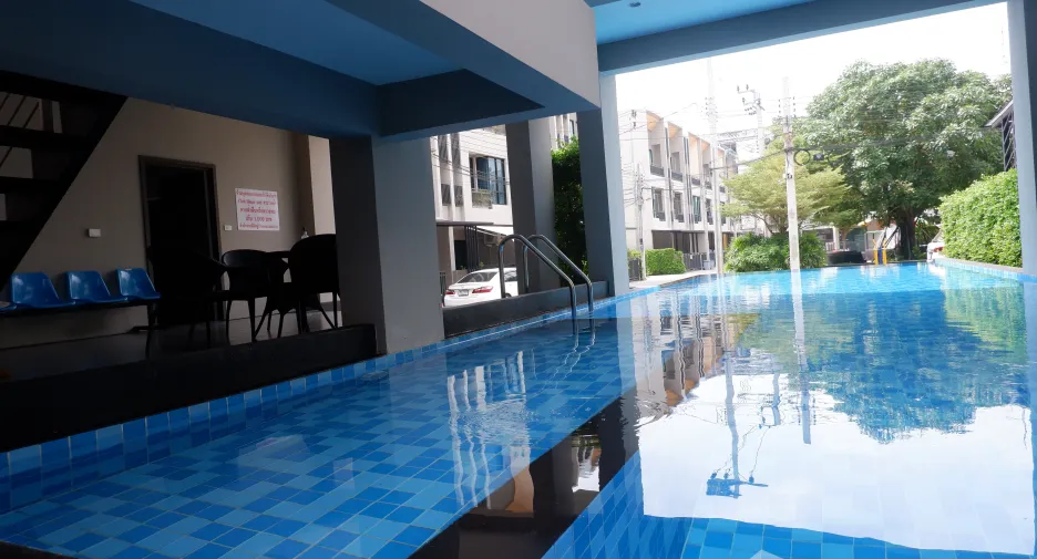 Casa adosada en alquiler de 4 habitaciones en Phra Pradaeng, Samut Prakan