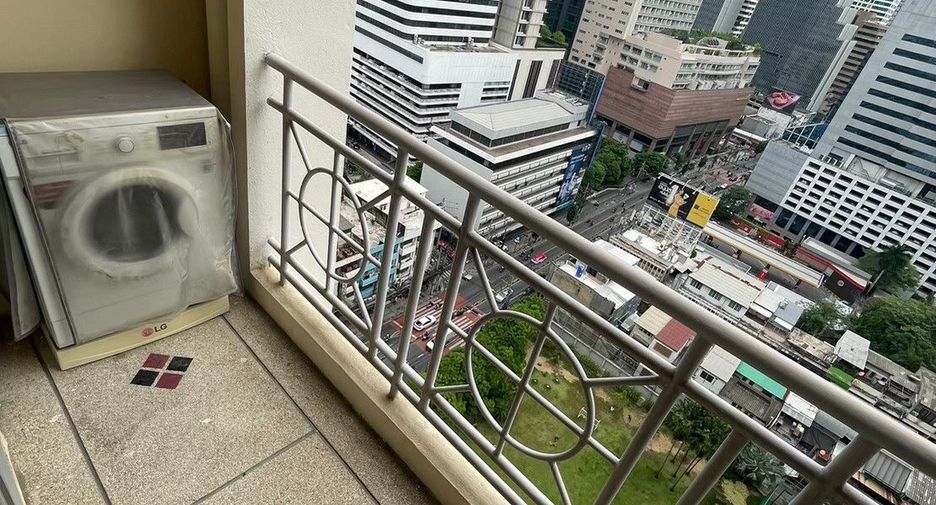 For rent 2 bedrooms condo in Watthana, Bangkok