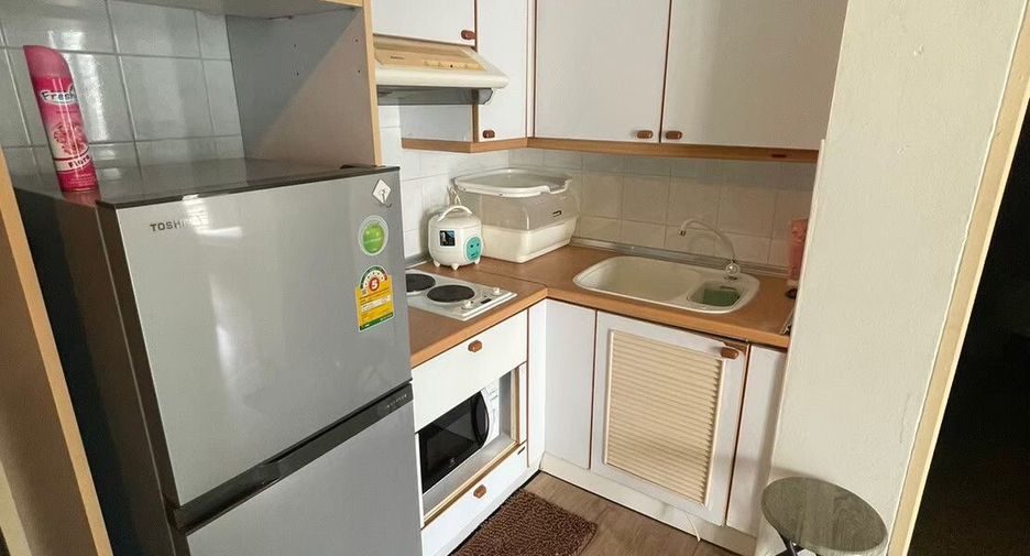 For rent 2 bedrooms condo in Watthana, Bangkok