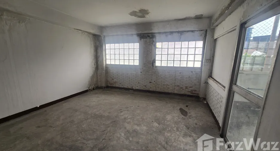 For rent retail Space in Bang Kapi, Bangkok