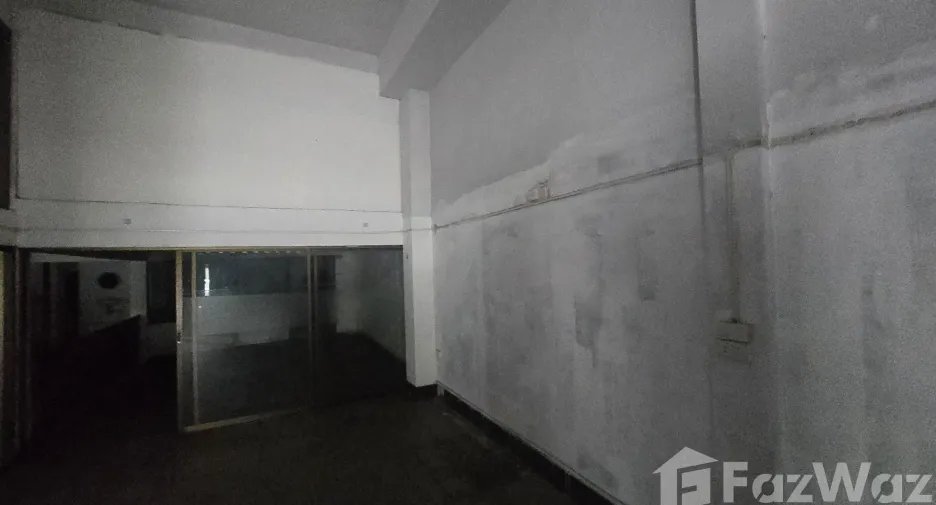 For rent retail Space in Bang Kapi, Bangkok
