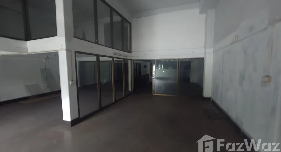 For rent retail Space in Bang Kapi, Bangkok