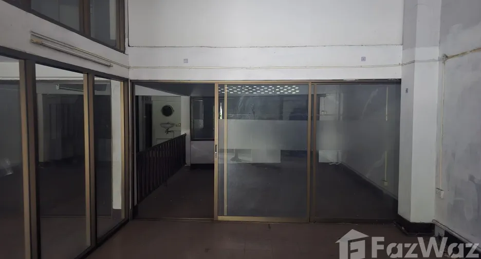 For rent retail Space in Bang Kapi, Bangkok