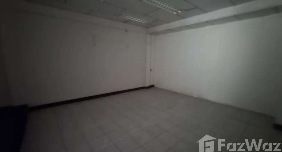 For rent retail Space in Bang Kapi, Bangkok