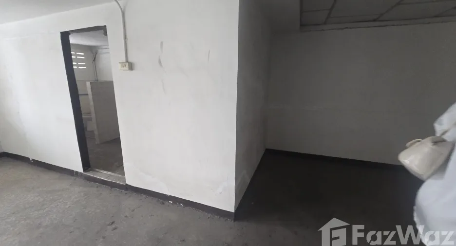 For rent retail Space in Bang Kapi, Bangkok
