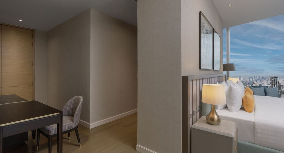 For rent 3 bedrooms condo in Pathum Wan, Bangkok