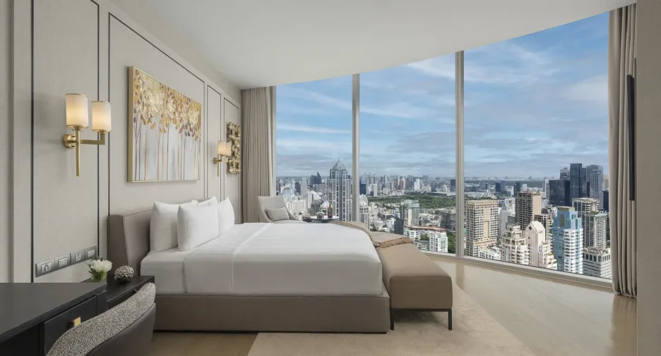 For rent 3 bedrooms condo in Pathum Wan, Bangkok