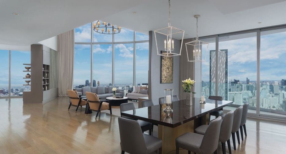 For rent 3 bedrooms condo in Pathum Wan, Bangkok