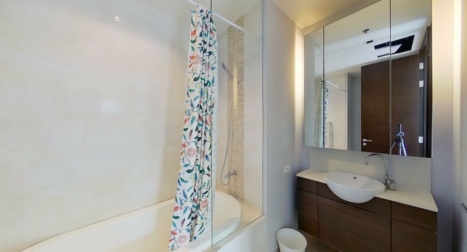 For rent 1 bed condo in Yan Nawa, Bangkok