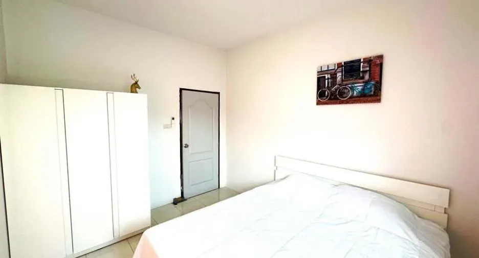 For rent 2 bedrooms house in Khlong Sam Wa, Bangkok
