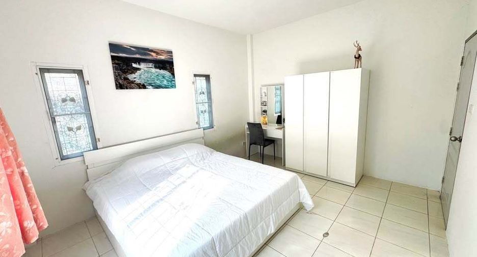 For rent 2 bedrooms house in Khlong Sam Wa, Bangkok