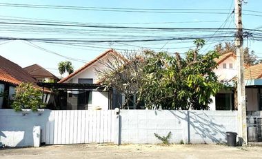 For rent 2 bedrooms house in Khlong Sam Wa, Bangkok