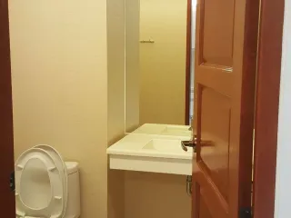 Аренда студия кондо в Дин Даенг, Бангкок