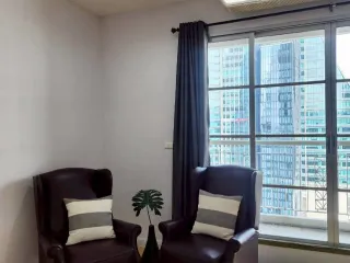 Wohnung zur Miete mit 3 Zimmer in Khlong Toei, Bangkok