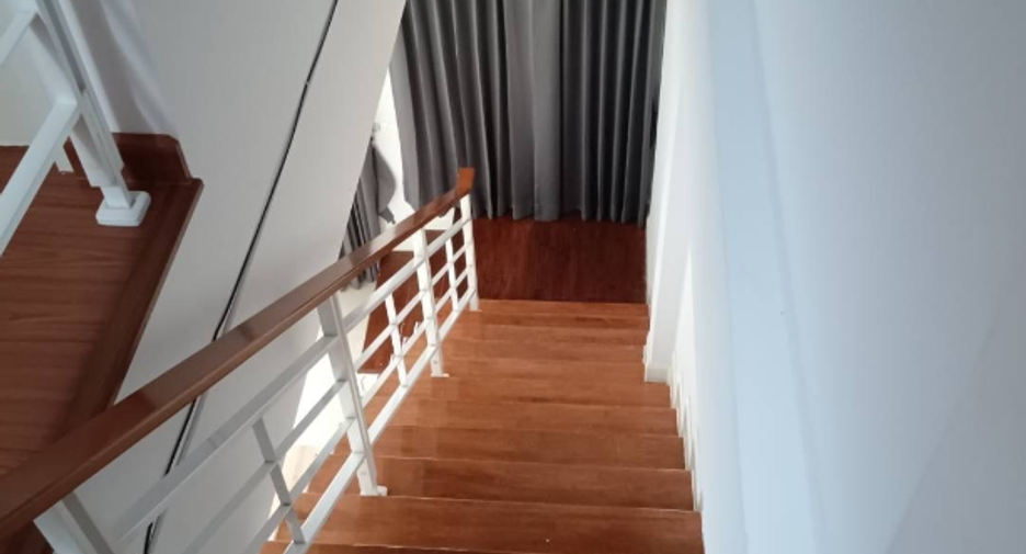 Casa adosada en alquiler de 3 habitaciones en Chom Thong, Bangkok