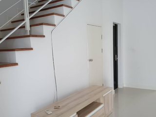 For rent 3 bedrooms townhouse in Chom Thong, Bangkok