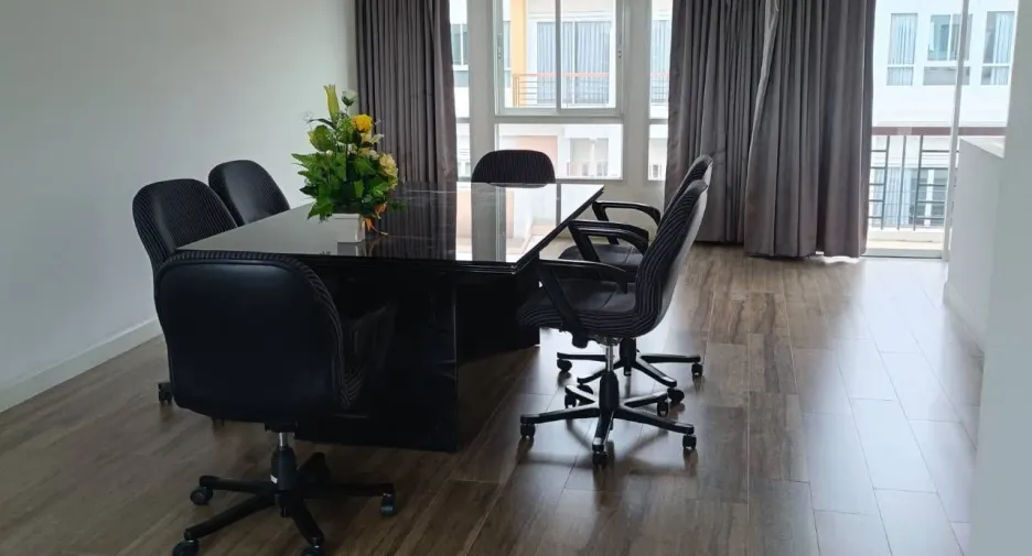 For rent 3 bedrooms townhouse in Lat Phrao, Bangkok