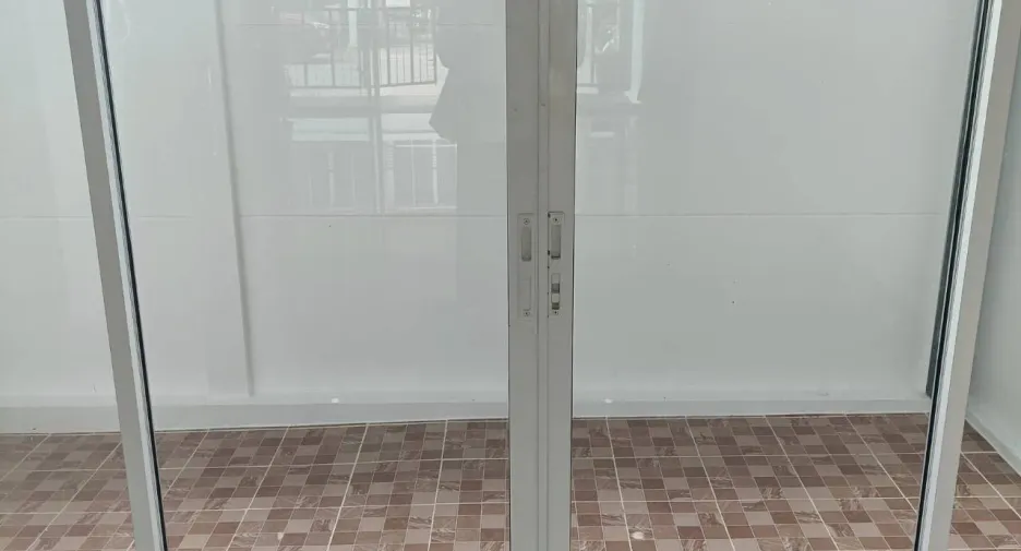 For rent 3 bedrooms townhouse in Lat Phrao, Bangkok