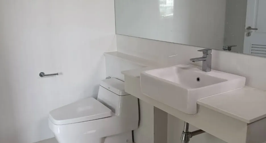 For rent 3 bedrooms townhouse in Lat Phrao, Bangkok