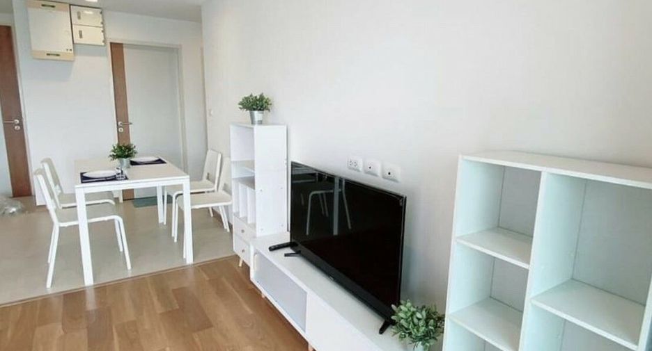 For rent 2 bedrooms condo in Bang Rak, Bangkok