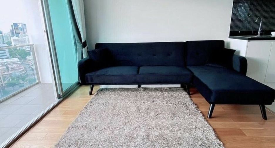 For rent 2 bedrooms condo in Bang Rak, Bangkok