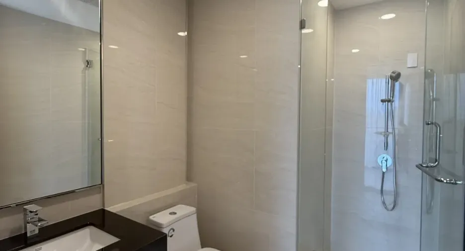 For rent 3 bedrooms townhouse in Mueang Samut Prakan, Samut Prakan