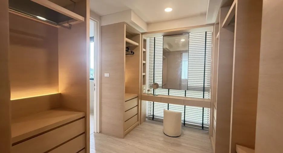 For rent 3 bedrooms townhouse in Mueang Samut Prakan, Samut Prakan