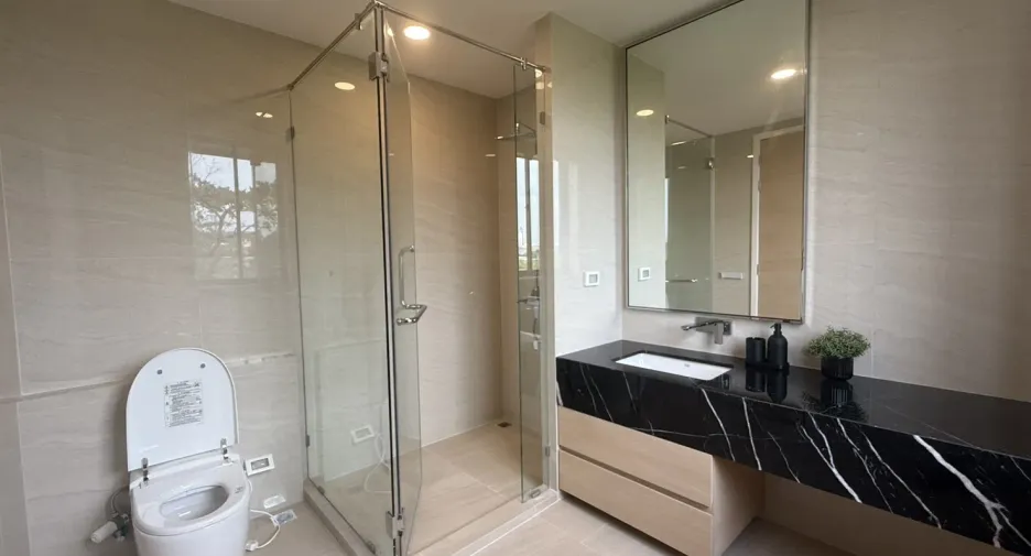 For rent 3 bedrooms townhouse in Mueang Samut Prakan, Samut Prakan
