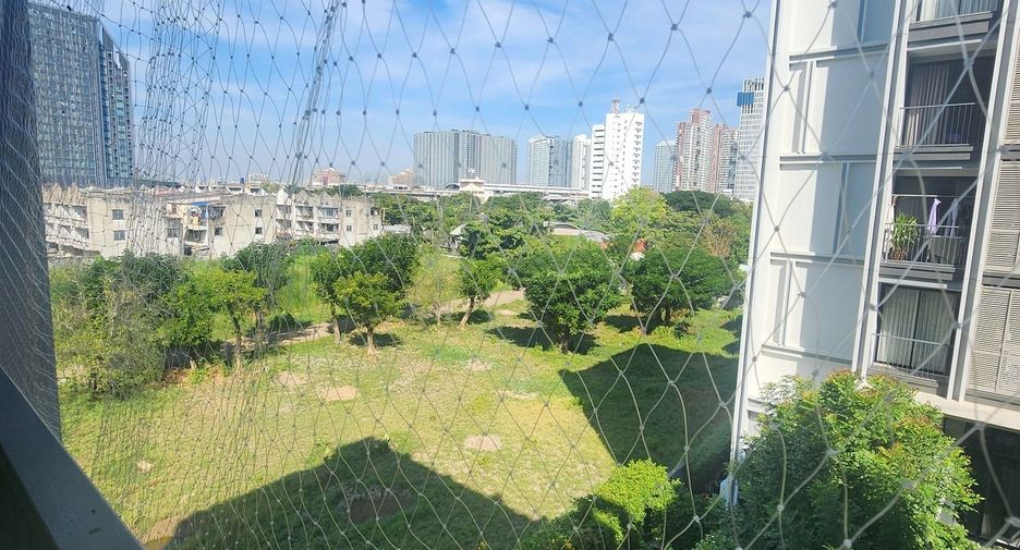 For rent 2 bedrooms condo in Bang Na, Bangkok