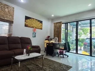 Reihenhaus zur Miete mit 3 Zimmer in Bueng Kum, Bangkok