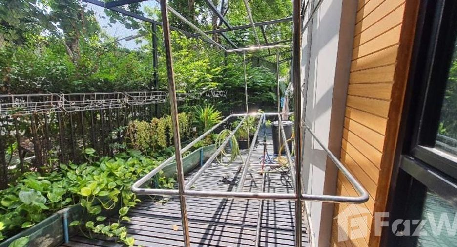 For rent 3 bedrooms townhouse in Bueng Kum, Bangkok