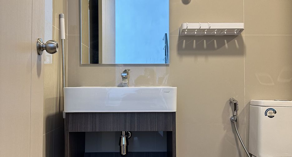 For rent 2 bedrooms condo in Bang Phlat, Bangkok