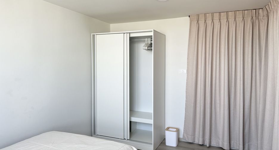 For rent 2 bedrooms condo in Bang Phlat, Bangkok